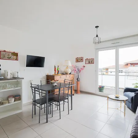 O Cocon Paisible - Wifi, Calme, Smart Tv, Parking - A 2min Du Campus Tbs